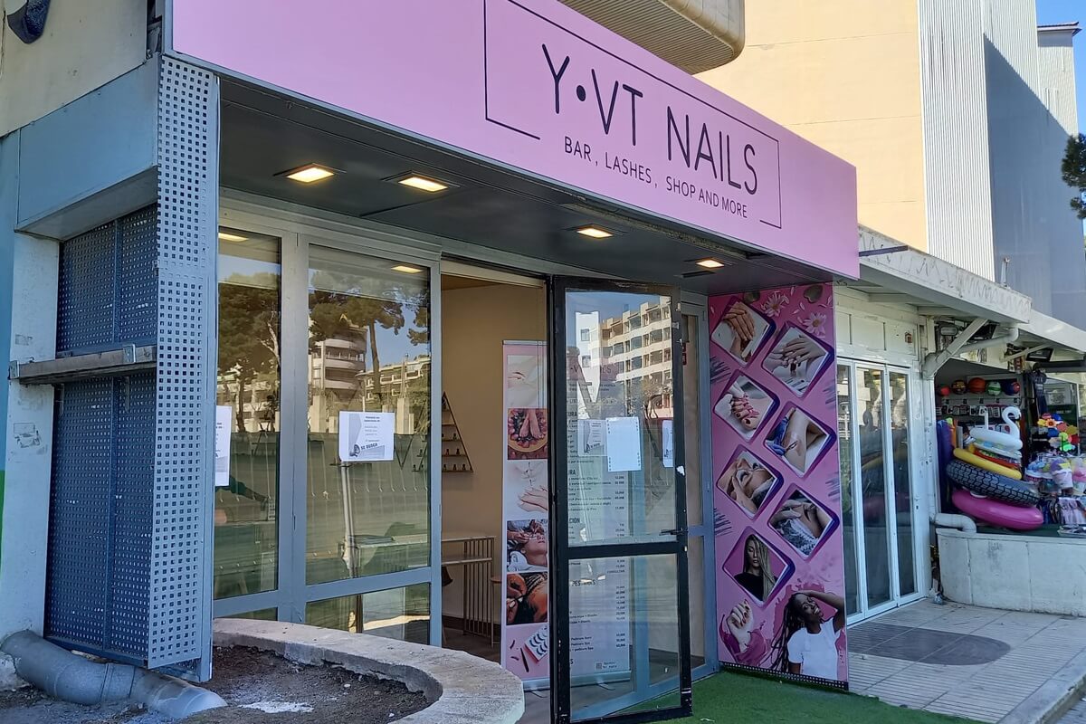 Y·VT Nails